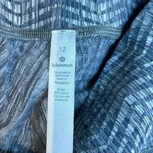 Lululemon Wunder Under Crop - Picture 5 of 7